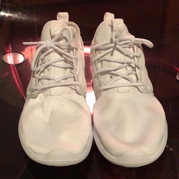 womens all white nikes